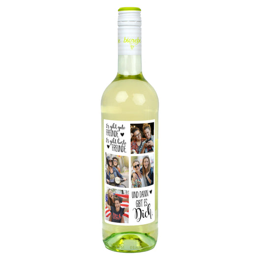 Flasche Weißwein mit personalisiertem Freunde-Motiv „Es gibt gute Freunde, es gibt beste Freunde, und dann gibt es Dich“ und vier Foto-Platzhaltern.