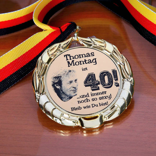 schwarz/rot/goldenes Band zum Umhängen