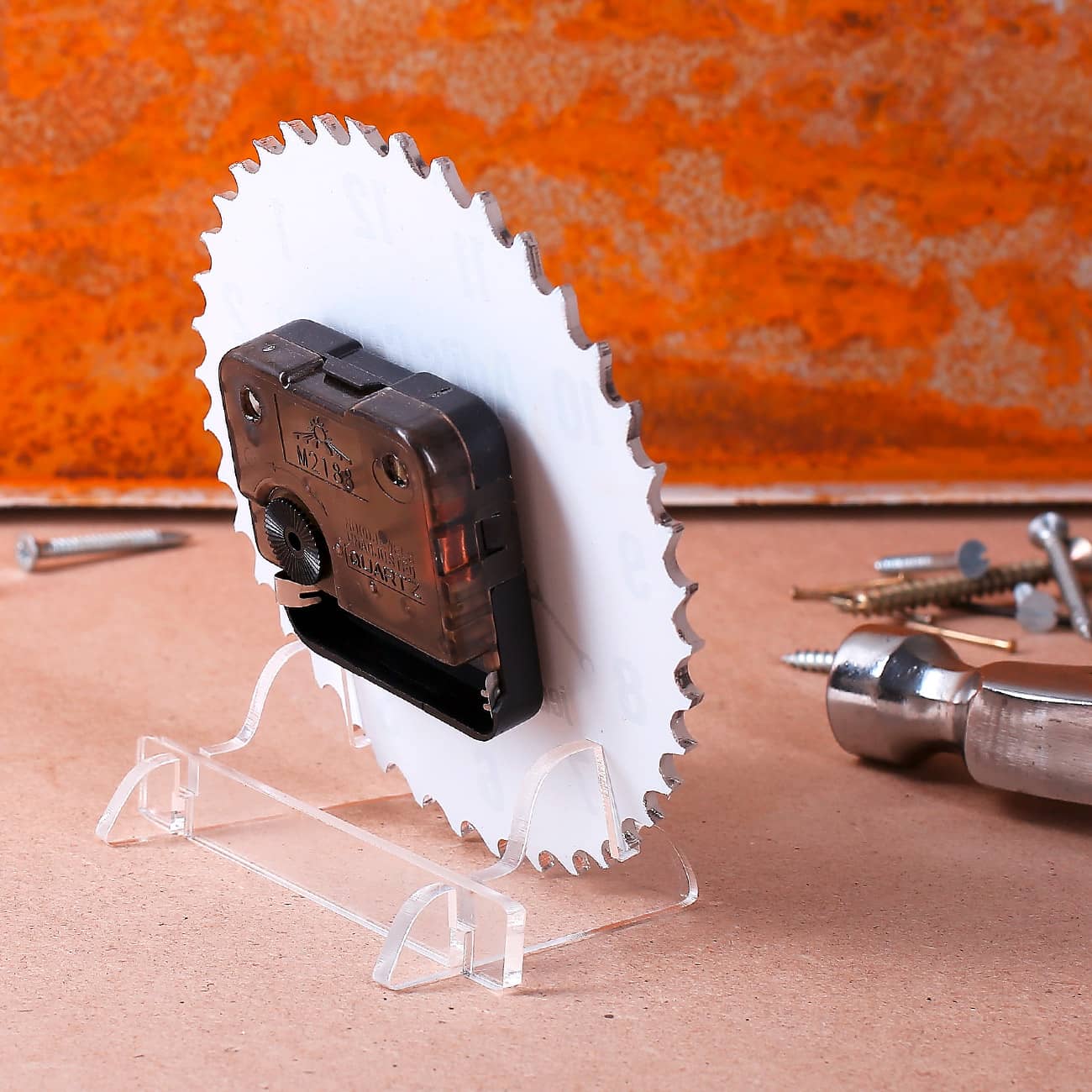 Acryluhr mit batteriebetriebenem Uhrwerk