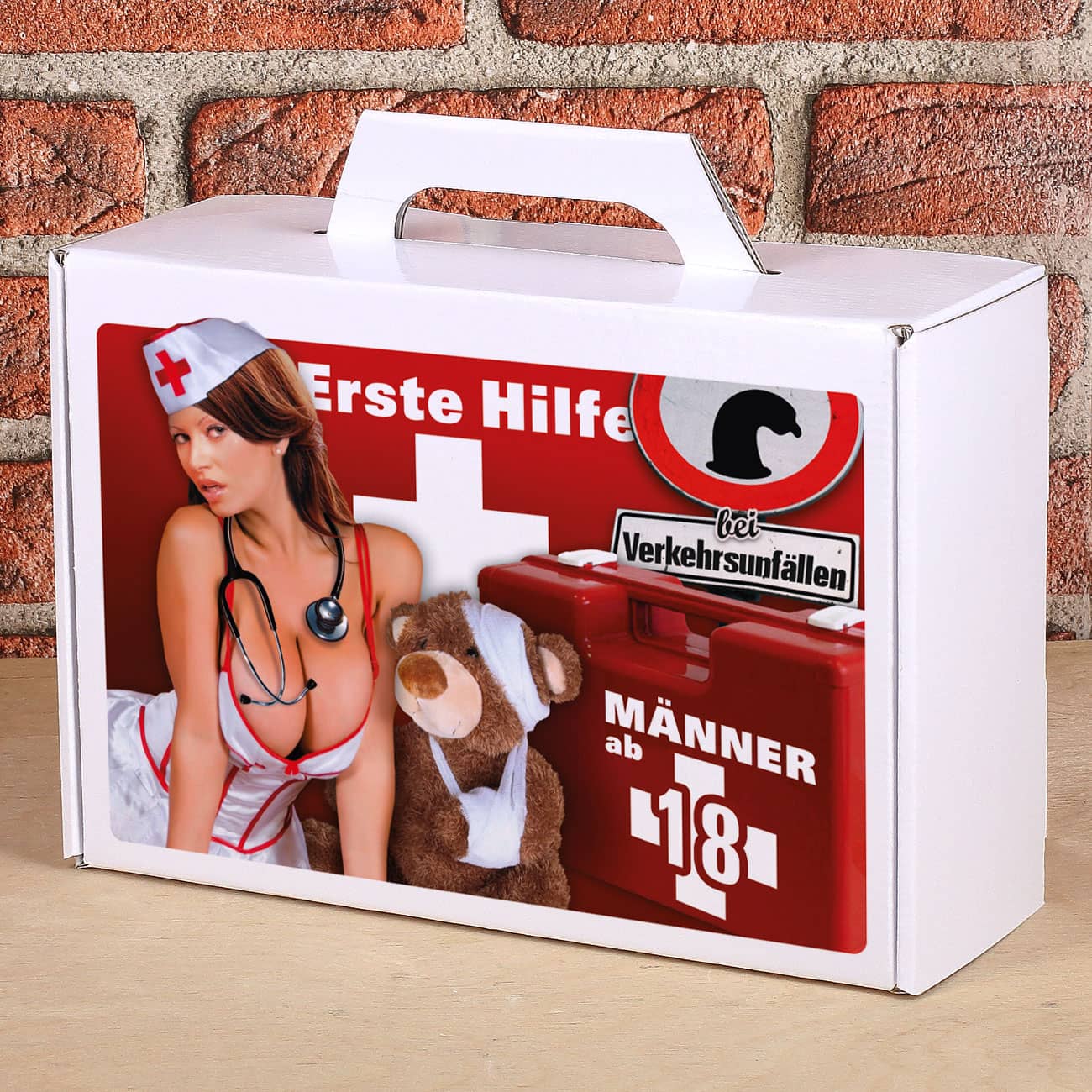 Bedruckter Koffer aus Pappe