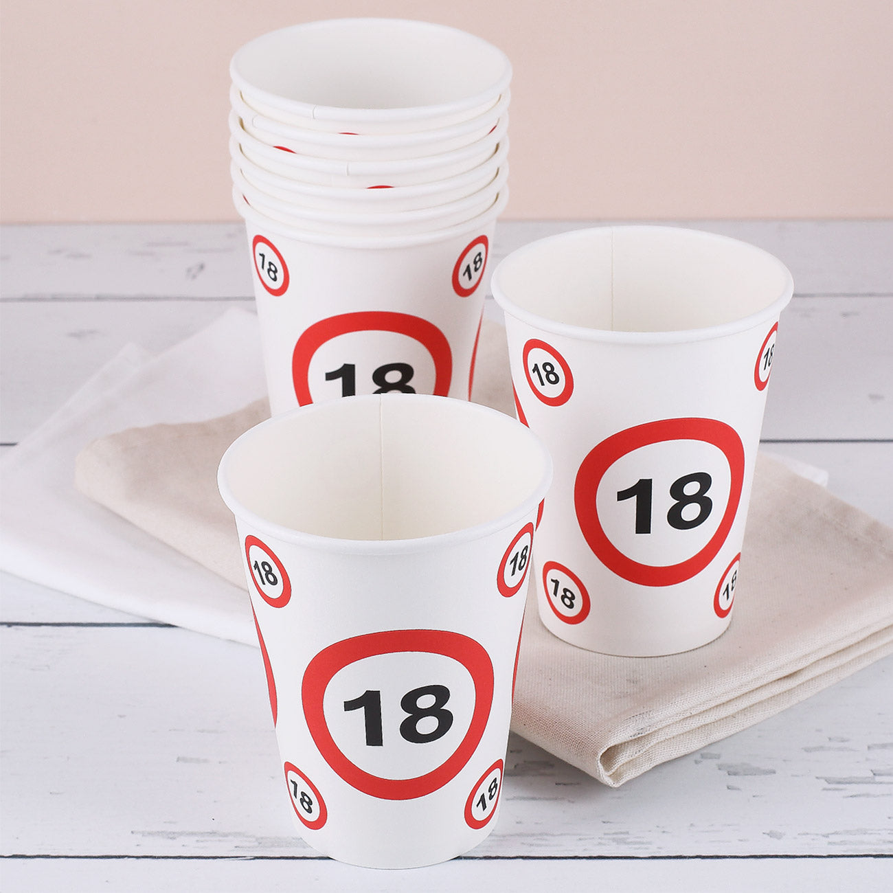 Große Pappbecher im 8er Set - Verkehrsschild 18
