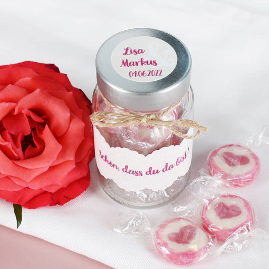 Kleines Schraubglas mit Bonbons zur Hochzeit und Personalisierung