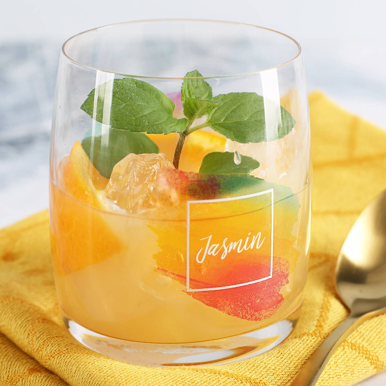 Tolles Wasserglas mit Watercolormotiv und Ihrem Wunschnamen bedruckt –