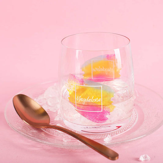 Ihr Wunschname auf einem bunt bedrucktem Trinkglas