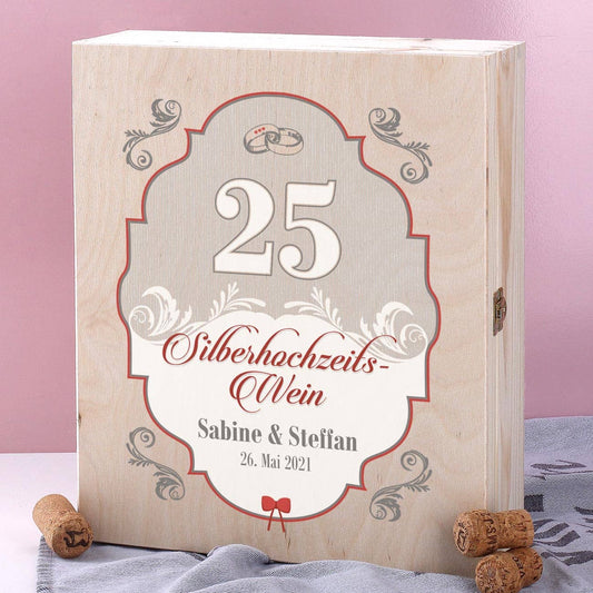 Silberhochzeitswein mit zwei gravierten Gläsern in bedruckter Holzbox