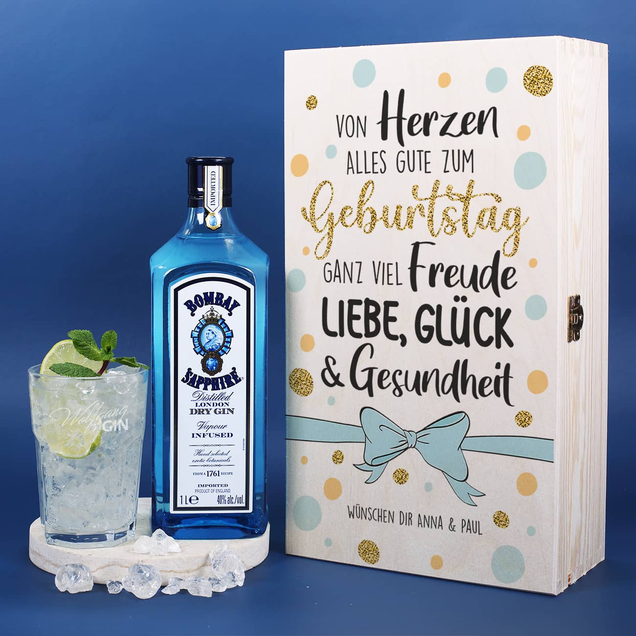 Bombay Geschenkset zum Geburtstag mit graviertem Glas, Flasche Gin 1 l & Geschenkkiste aus Holz mit Text als Druck personalisiert als Geburtstagsgeschenk –