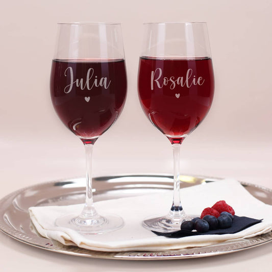 Freunde sind ein Geschenk - Wein Geschenkset mit gravierter Weinflasche und zwei Weingläsern