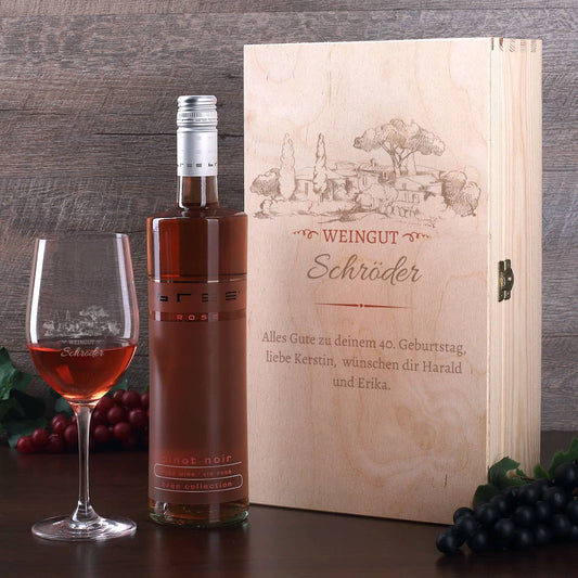 Weinset mit Weinglas und Bree Weinflasche Motiv Weingut