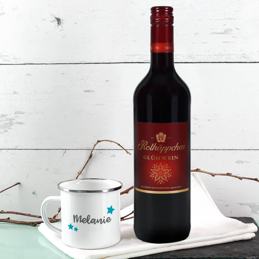 Glühpunsch und Emailletasse