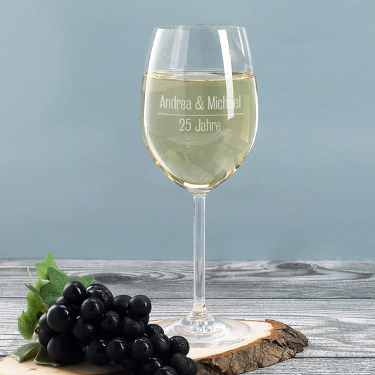 Graviertes Weinglas mit Ihren Wunschnamen