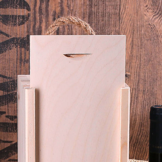 Mit Kordel und bedrucktem Deckel