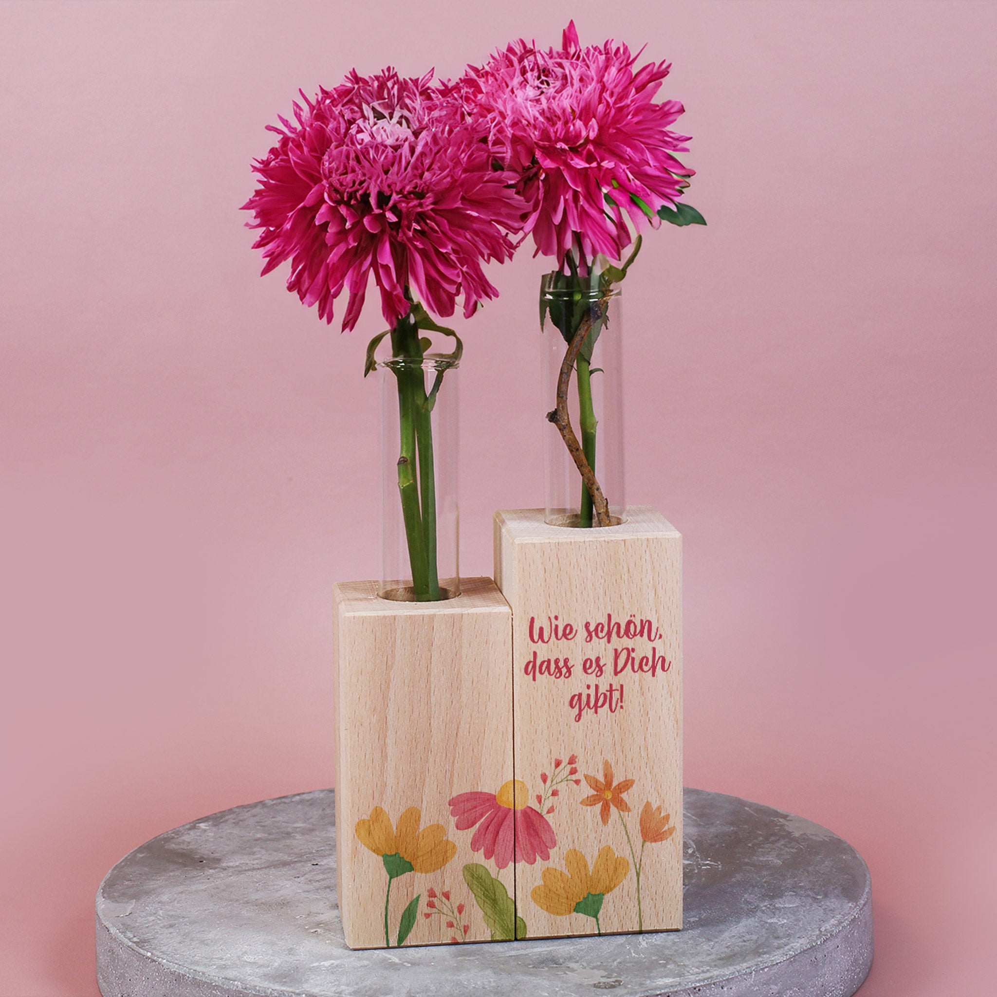 Reagenzgläser im Holzsockel als Vase mit Blumenmotiv & Wunschtext –