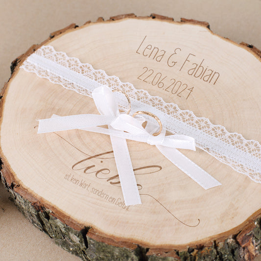 Ringkissen Baumscheibe - Liebe ist kein Wort, sondern ein Gefühl - mit Namen und Datum graviert