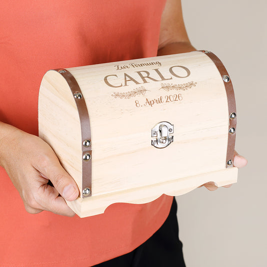 Schatzkiste mit Größenauswahl und Wunschtext graviert