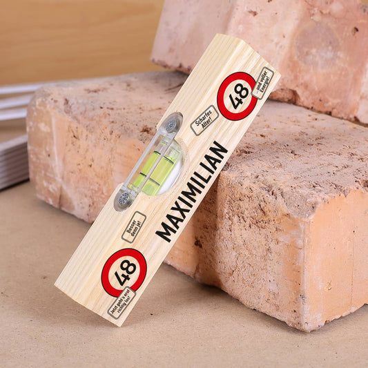 Mini Wasserwaage zum Geburtstag aus Holz mit Name und Alter bedruckt