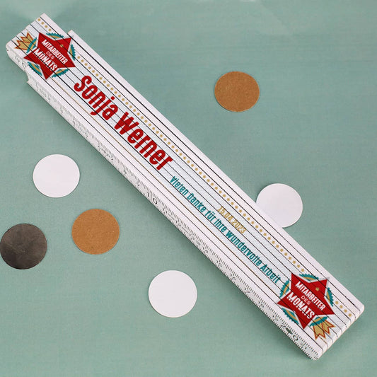 Zollstock für den "Mitarbeiter des Monats" bedruckt mit Ihrem Wunschnamen, Datum und einem Text Ihrer Wahl