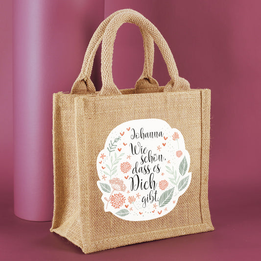 Seitliche Ansicht der personalisierbaren Jute-Tasche, zeigt Tiefe und Materialstruktur.