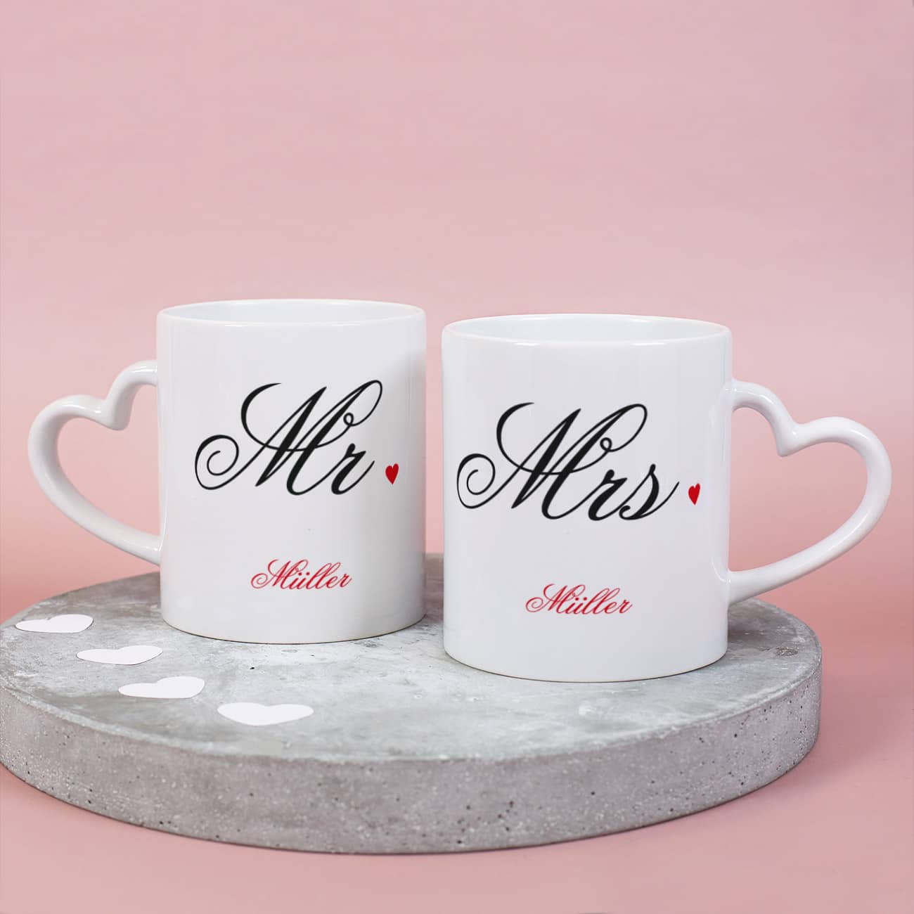 Bedruckte Tassen mit herzförmigem Henkel im Set zur Hochzeit