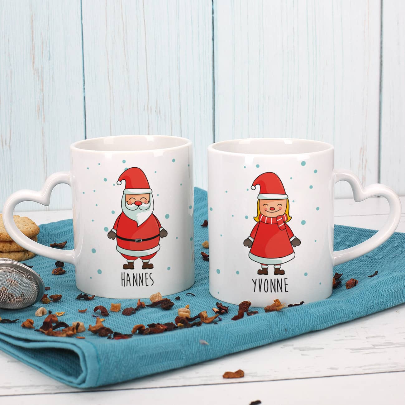 Paartassen mit Herzhenkel und Weihnachtsmotiv –