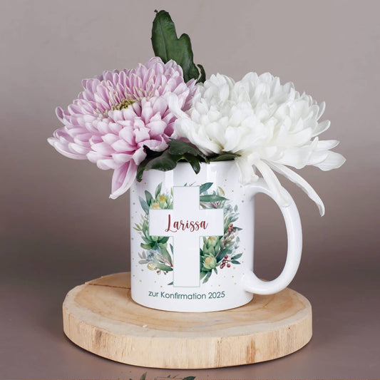 Tasse zur Kommunion oder Konfirmation mit Blätterkreuz-Motiv, Name Wunschtext