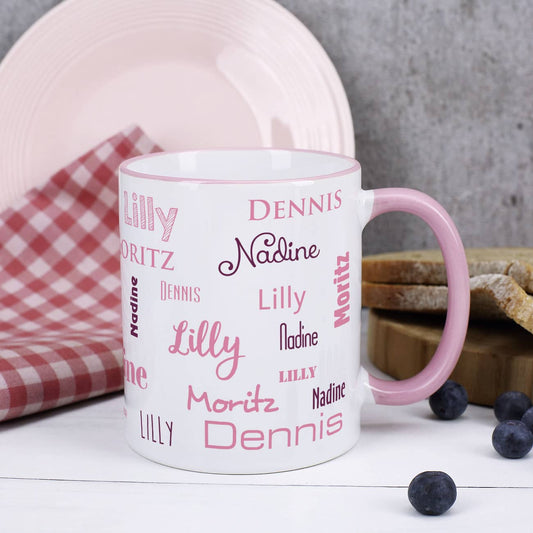 Vier Namen - Familientasse mit rosafarbenem Rand und Henkel