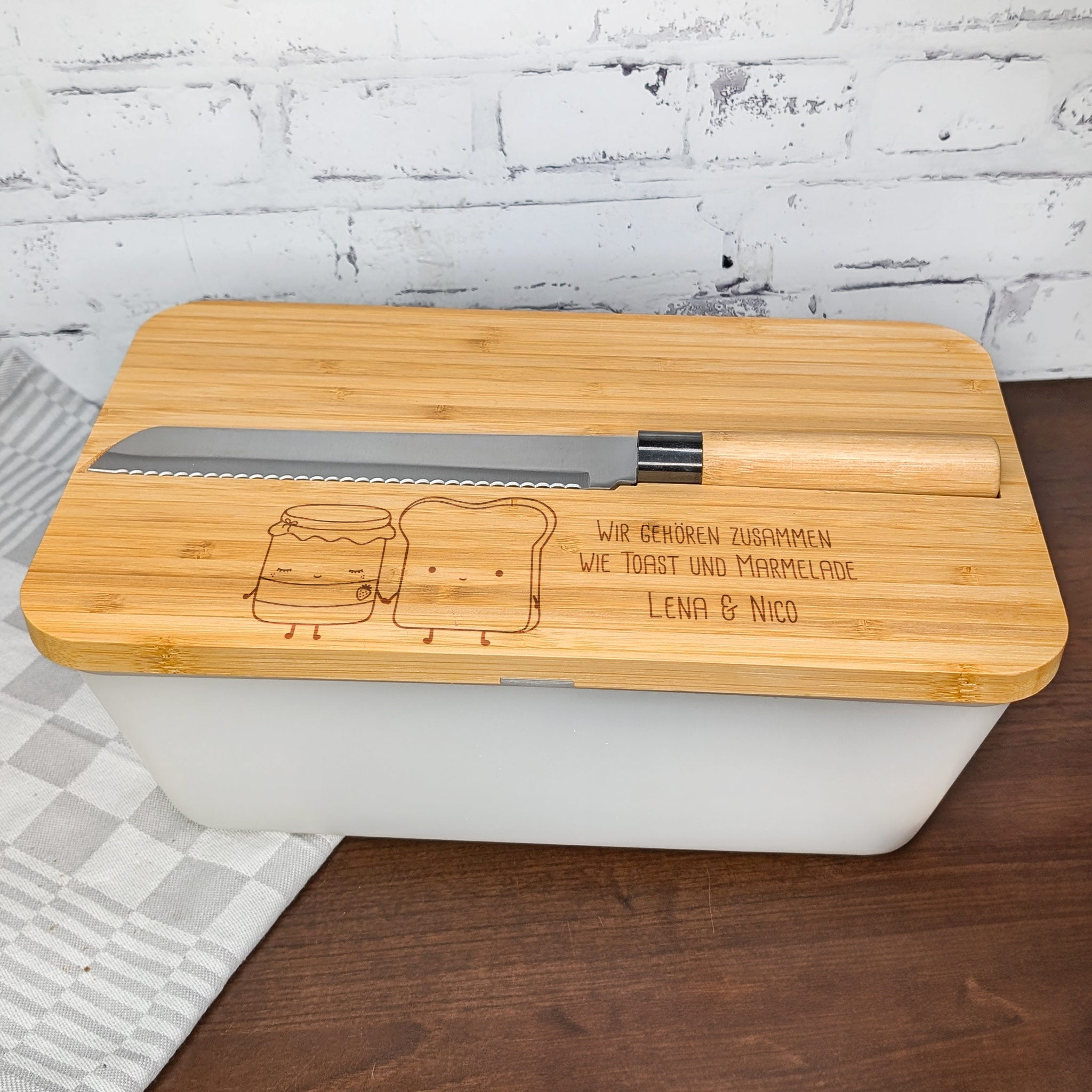 Brotkasten mit Messer & Bambus Schneidebrett personalisiert mit Namen –  geschenke-online.de