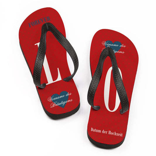 Badelatschen für die Braut mit dem Namen des Bräutigams