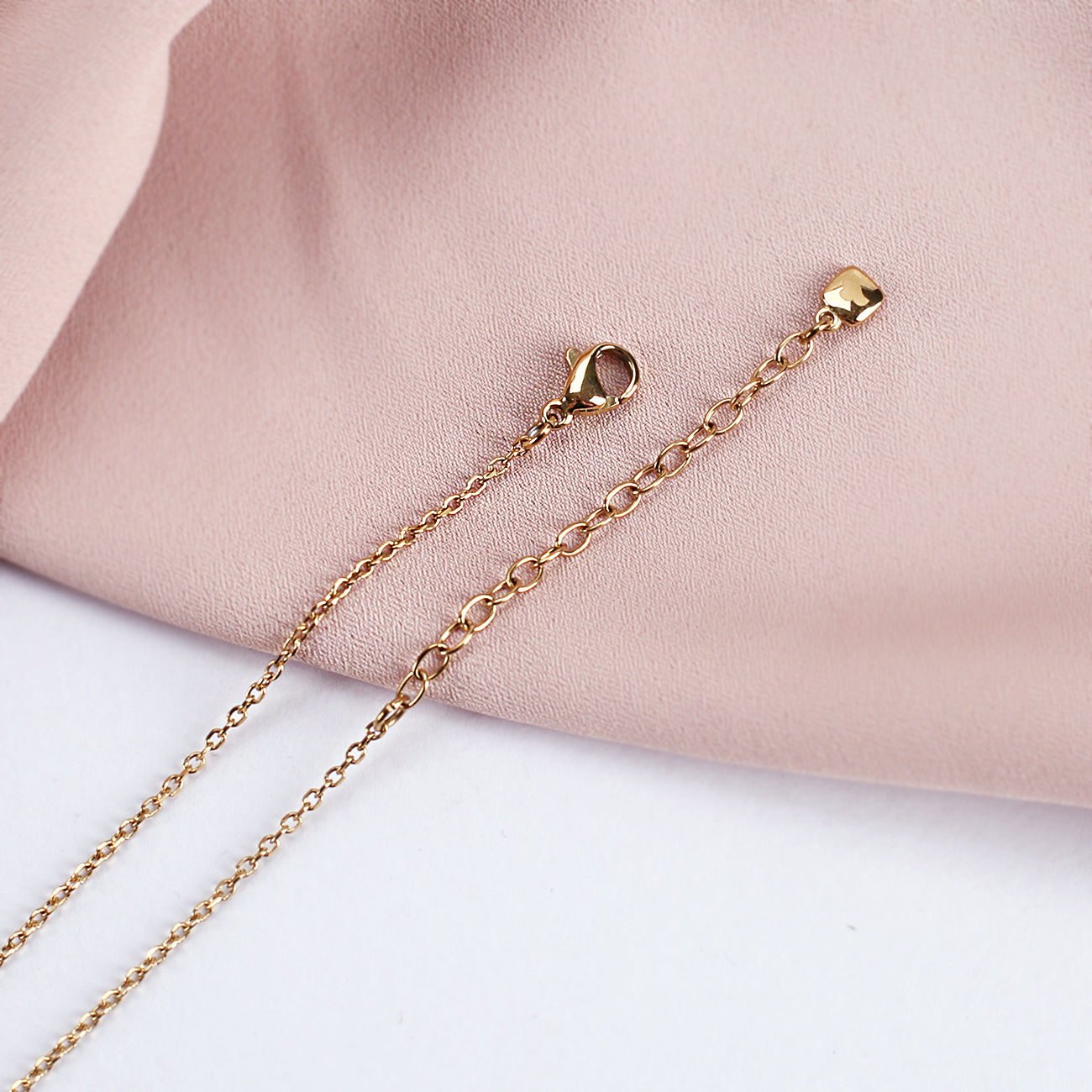 Verschluss der Leonardo Kette mit Herz aus Fingerabdrücken und Ihrem Wunschtext in Gold