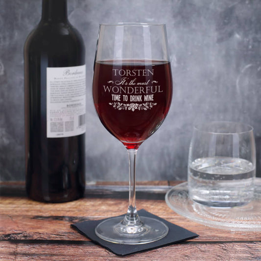 Weinglas It's the most wonderful time to drink wine mit Gravur