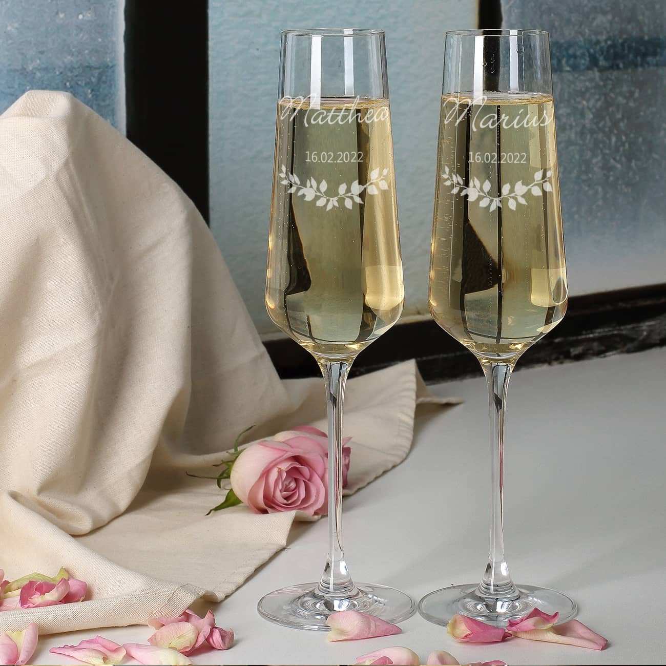Sektglas-Set mit Ihren Wunschnamen und Datum graviert zur Hochzeit für Paare –