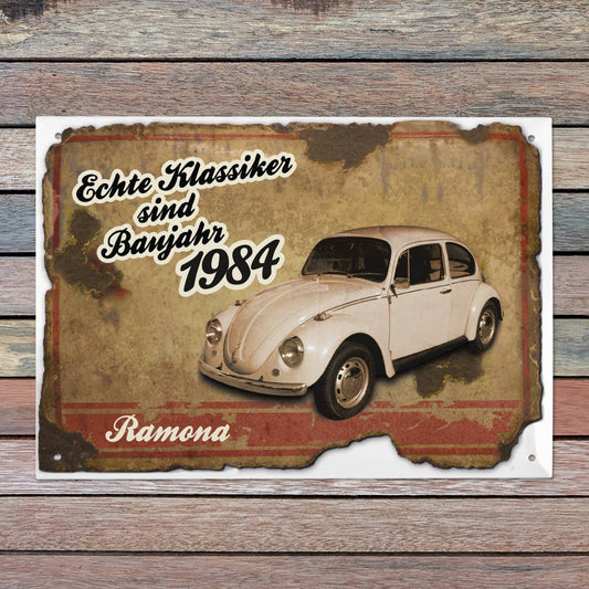 Rostiges Blechschild als Motiv für Autoklassiker-Fans