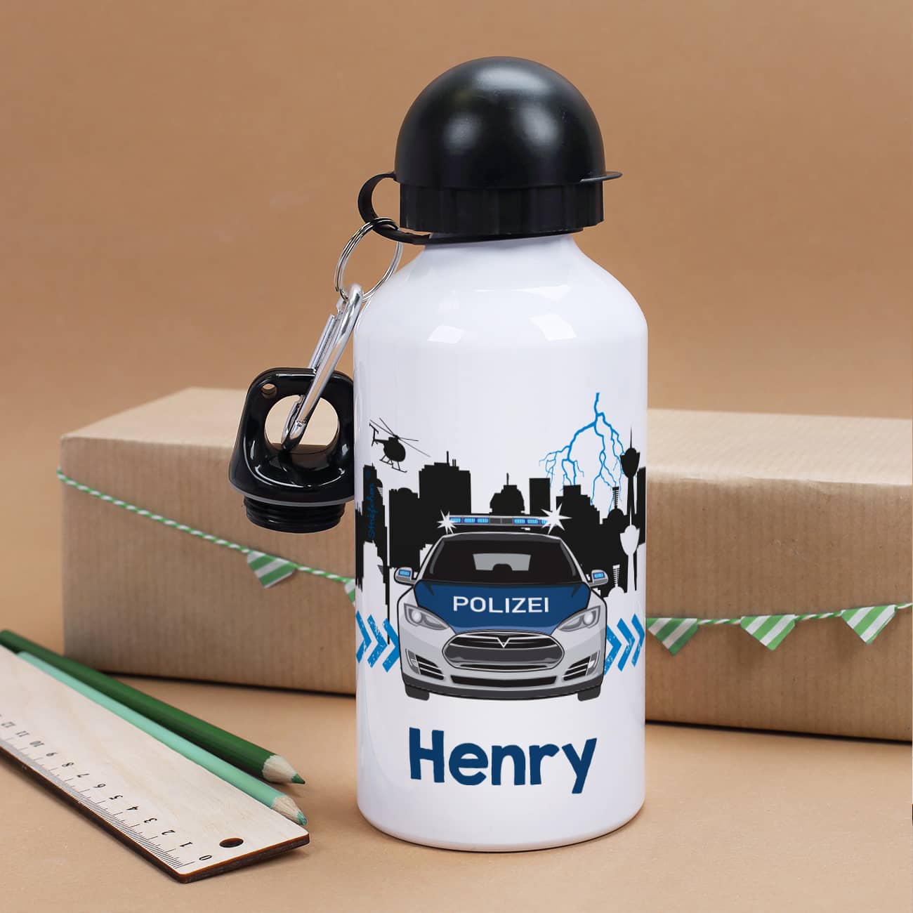 Trinkflasche mit Polizeiauto zur Einschulung für Jungs –