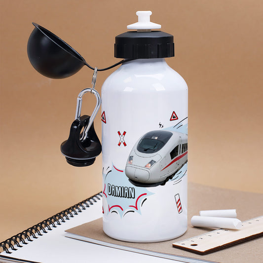 Personalisierte Kindertrinkflasche mit Schnellzug und Trinkverschluss, offen dargestellt