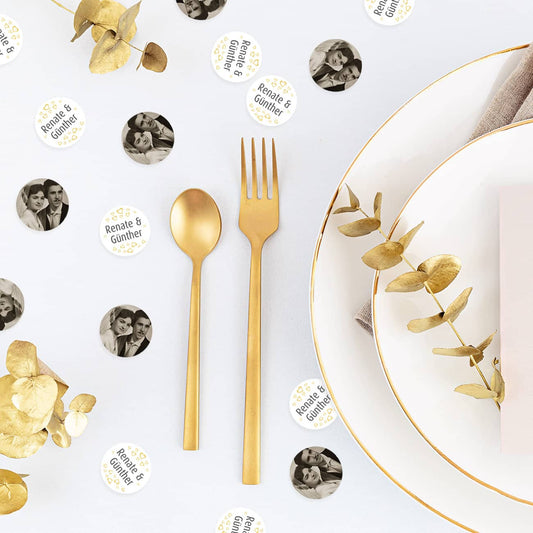 Fotokonfetti zur Goldhochzeit mit Herzen und Foto auf der Rückseite