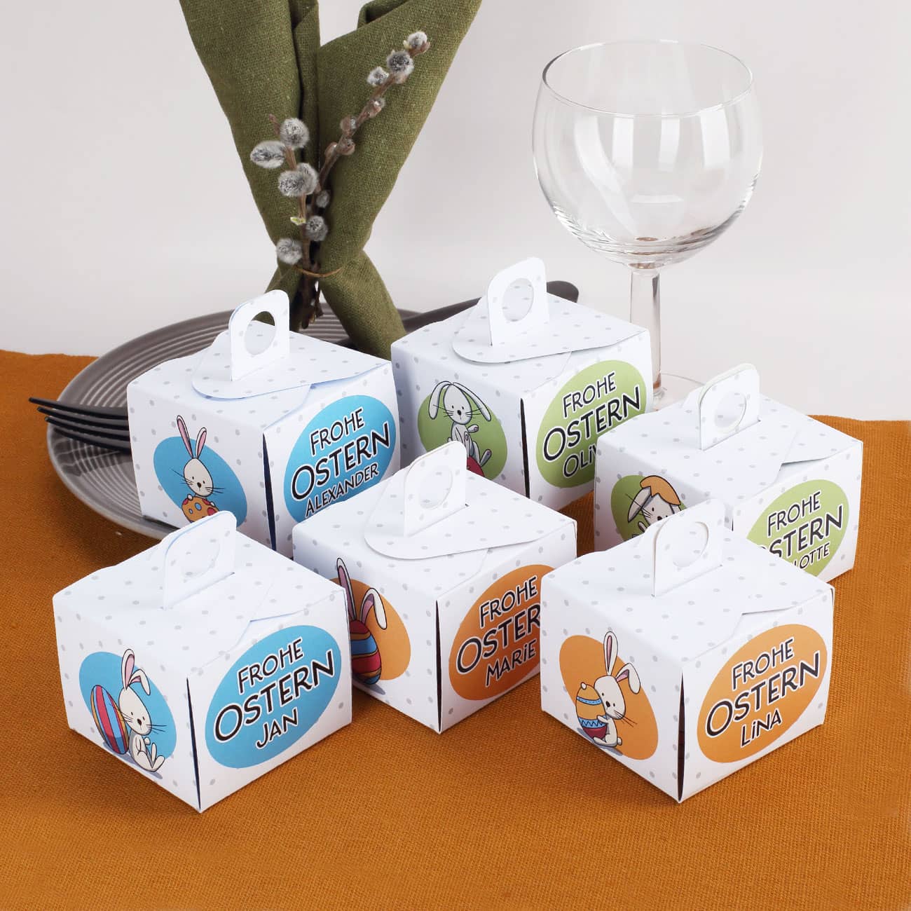 6 niedliche Faltschachteln für kleine Ostergeschenke mit Ihren Wunschanmen –