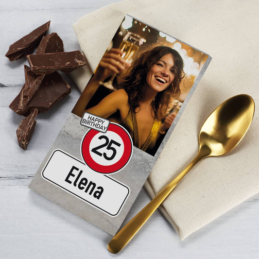 Geburtstagsschokolade mit Verkehrszeichen, Foto, Alter & Name