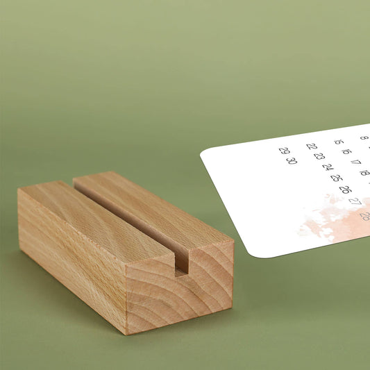 Mit praktischem Holzsockel