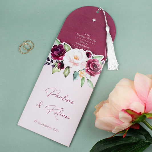 Ziehkarte Hochzeit leicht geöffnet mit sichtbarem Innenteil und floraler Verzierung