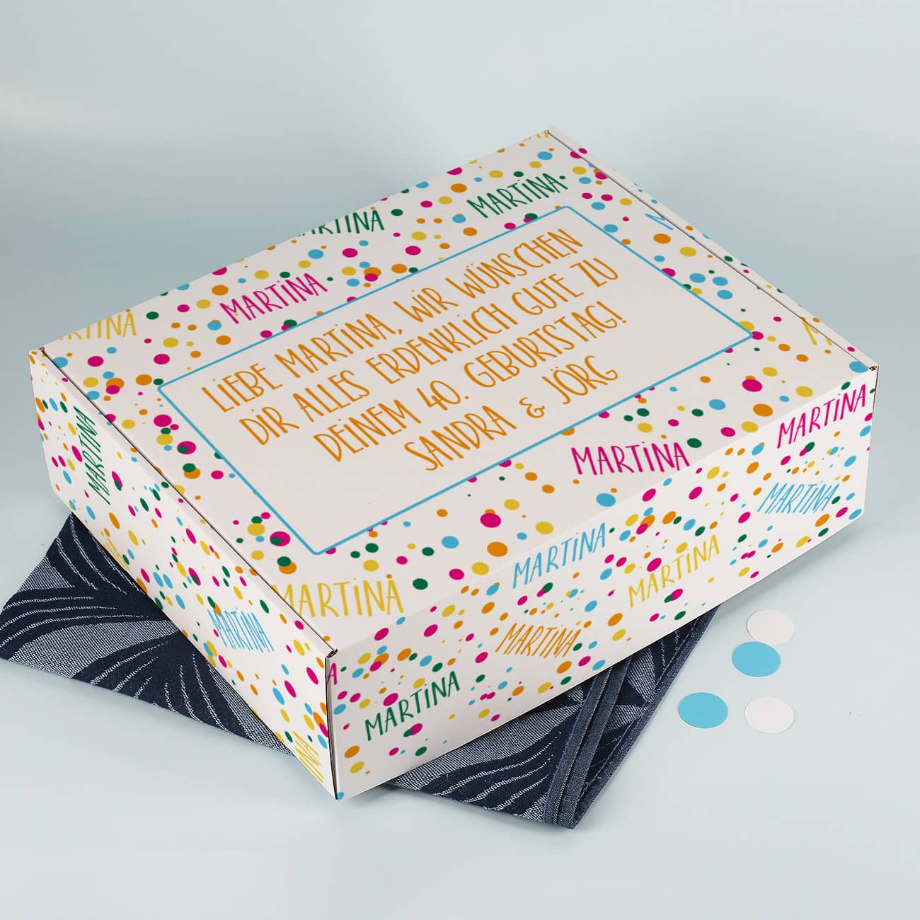 Große Geschenkbox mit Konfetti-Motiv, Name und Wunschtext –