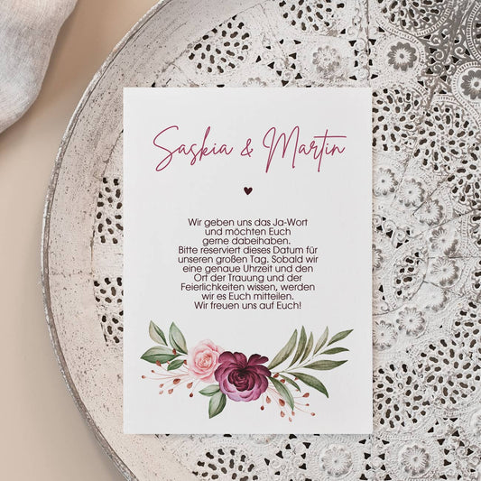 Personalisierte Save the Date Karten zum Einladen der Gäste