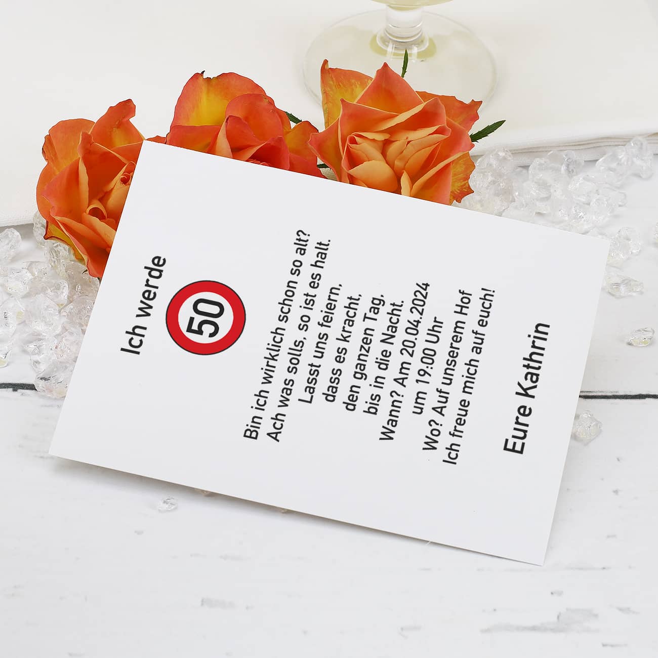 Geburtstagseinladung mit Ihrem Foto und Alter im Verkehrszeichen