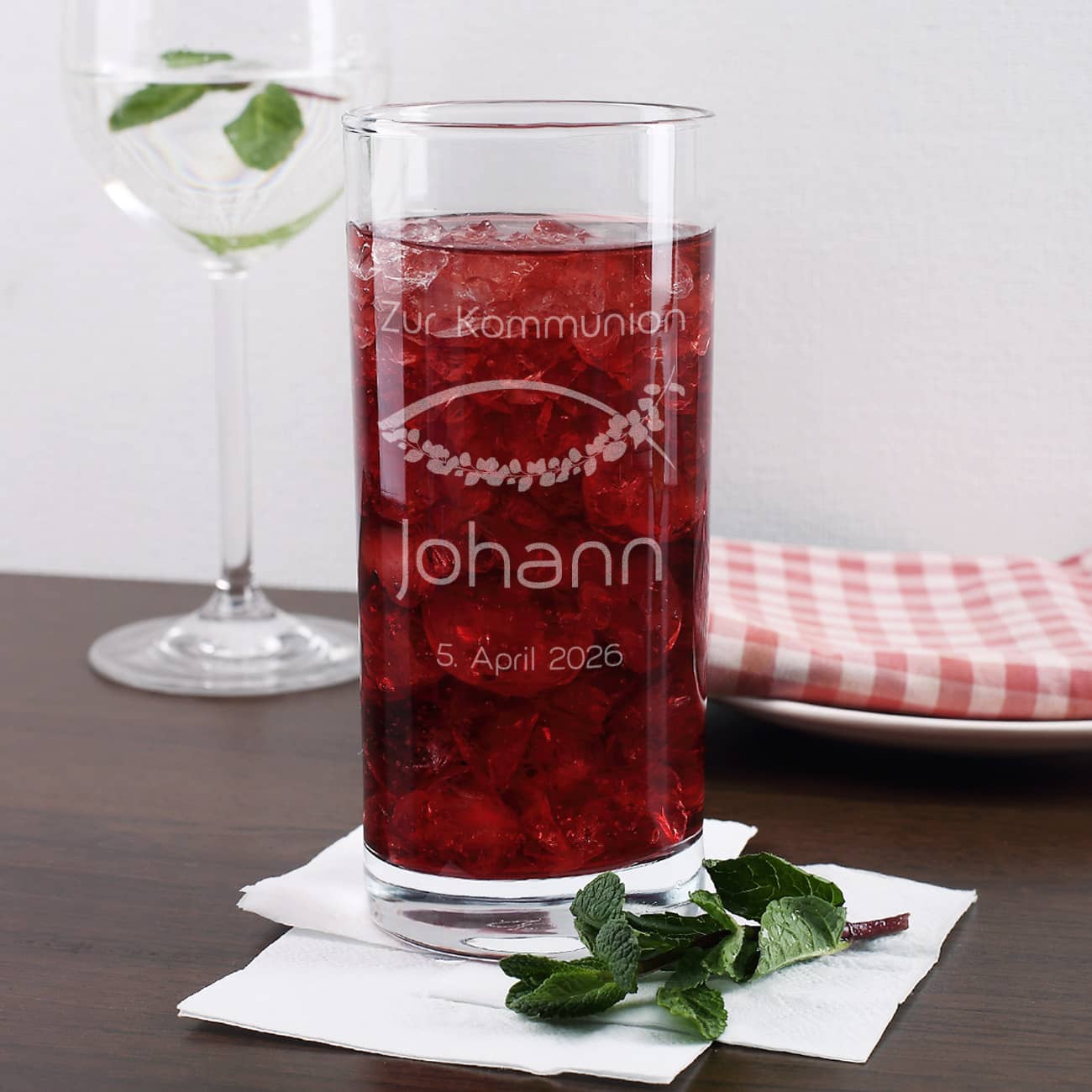Trinkglas mit Gravur als Geschenk zur Kommunion, Konfirmation, Taufe mit Name, Datum & Text graviert & mit Fisch als Motiv spülmaschinengeeignet –