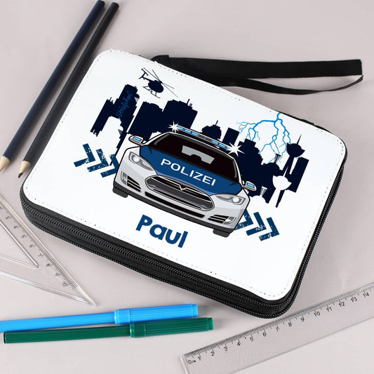 Gefüllte Federmappe mit Name und Polizeiauto bedruckt
