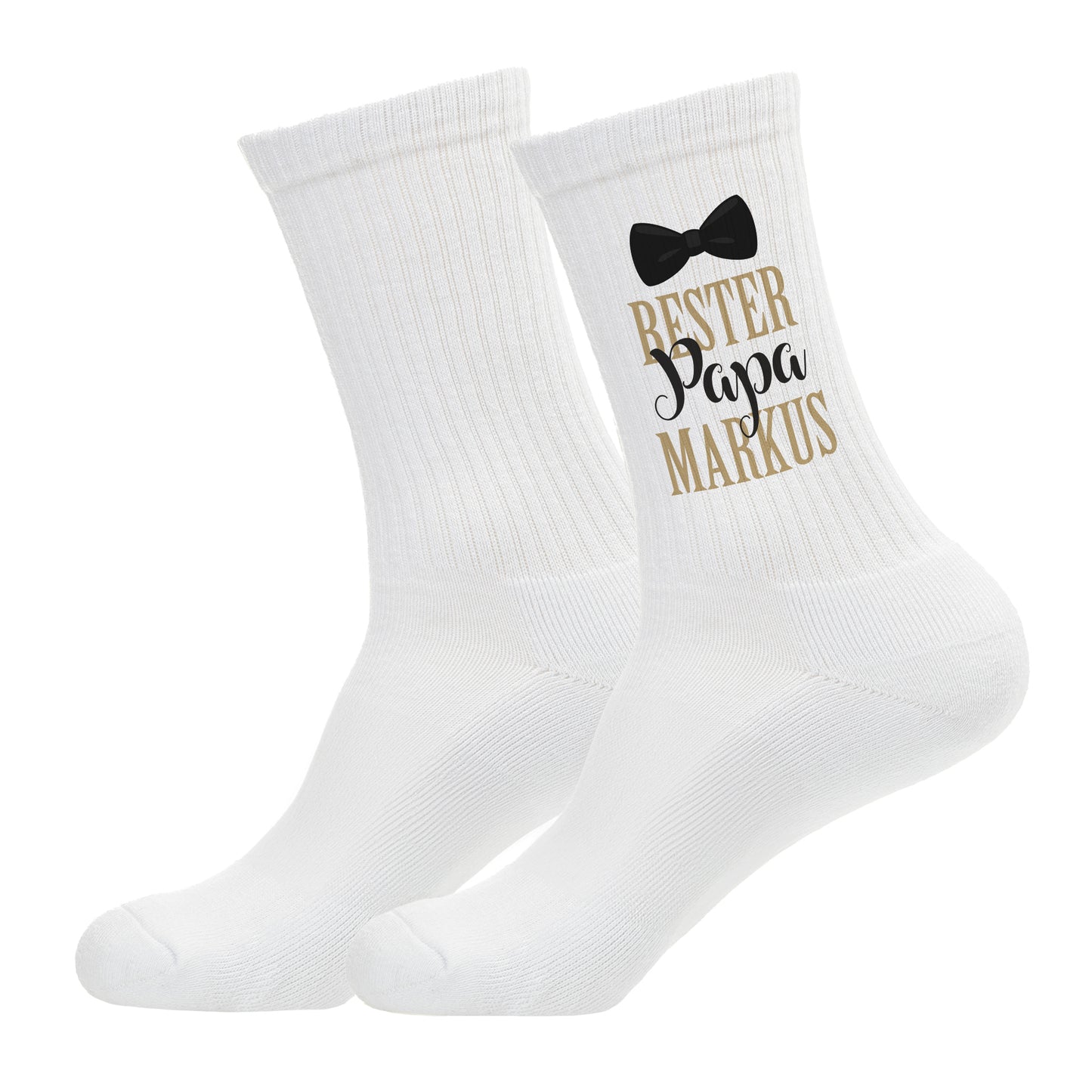 Weiße Socken für Herren mit personalisiertem Papa-Motiv freigestellt