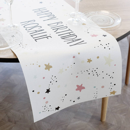 Tischläufer mit Name und Sternen in zwei Längen für die Geburtstagsparty