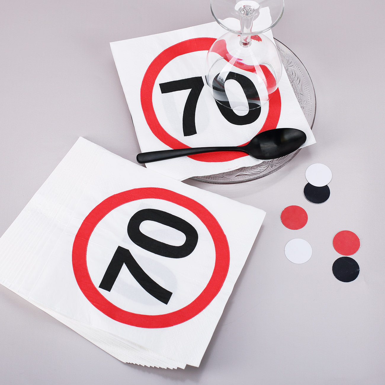 Servietten im Verkehrszeichen-Design