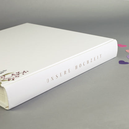 Buchrücken des Fotoalbums Hochzeit mit edler Goldprägung und Hardcover-Einband