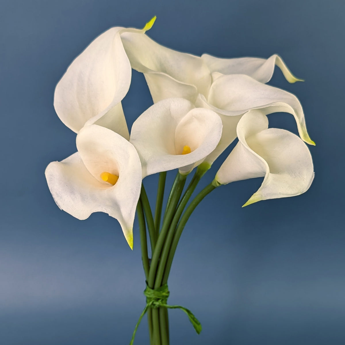 Edler Calla-Strauß aus Seidenblumen