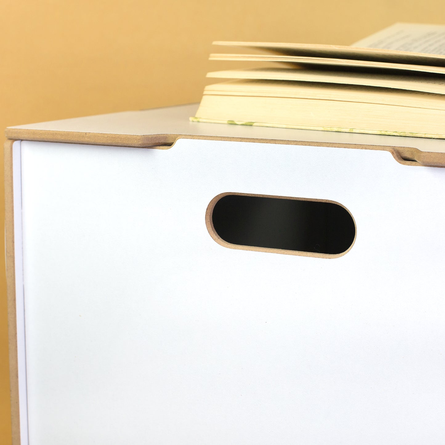 Personalisierte Rollbox aus Holz mit Bären-Motiv von clipfritz | Spielzeugkiste für Kinder mit Name