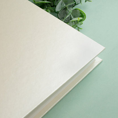 Edles Hochzeitsalbum mit glänzender Prägung personalisiert mit Namen und Datum | Fotobuch zur Hochzeit